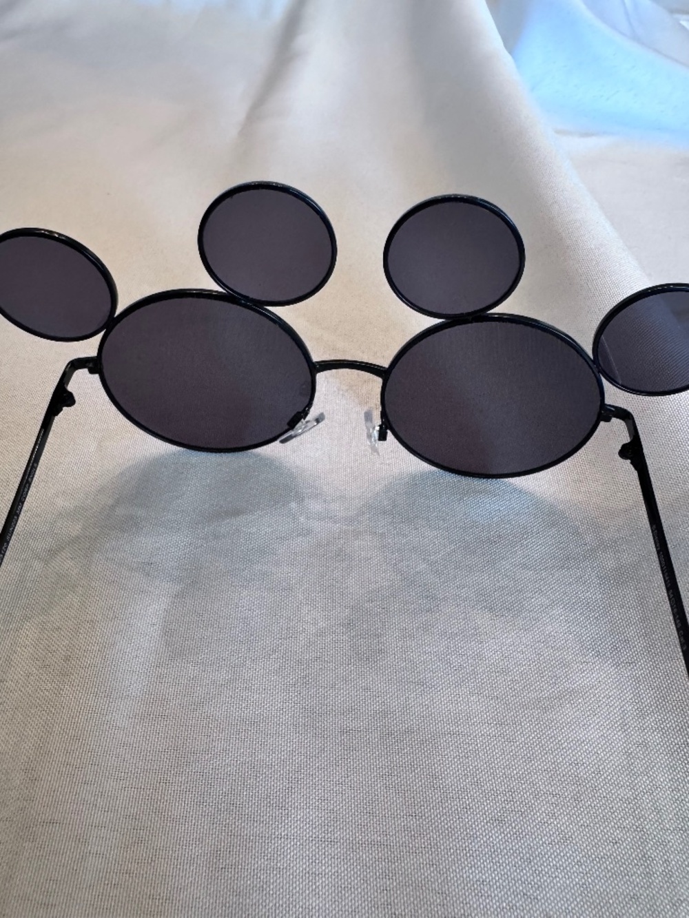 Black Mickey Mouse shaped wire rimmed with nose piece sunglasses - adult